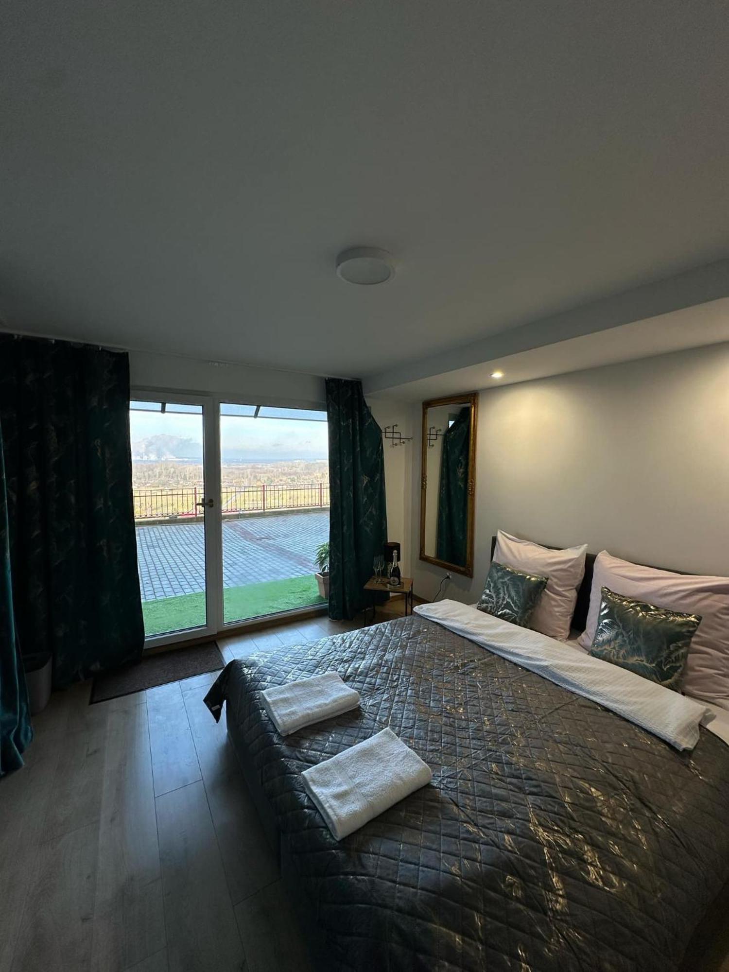Apartament Bena Ze Zjawiskowym Tarasem Widokowym Chełmno Dış mekan fotoğraf