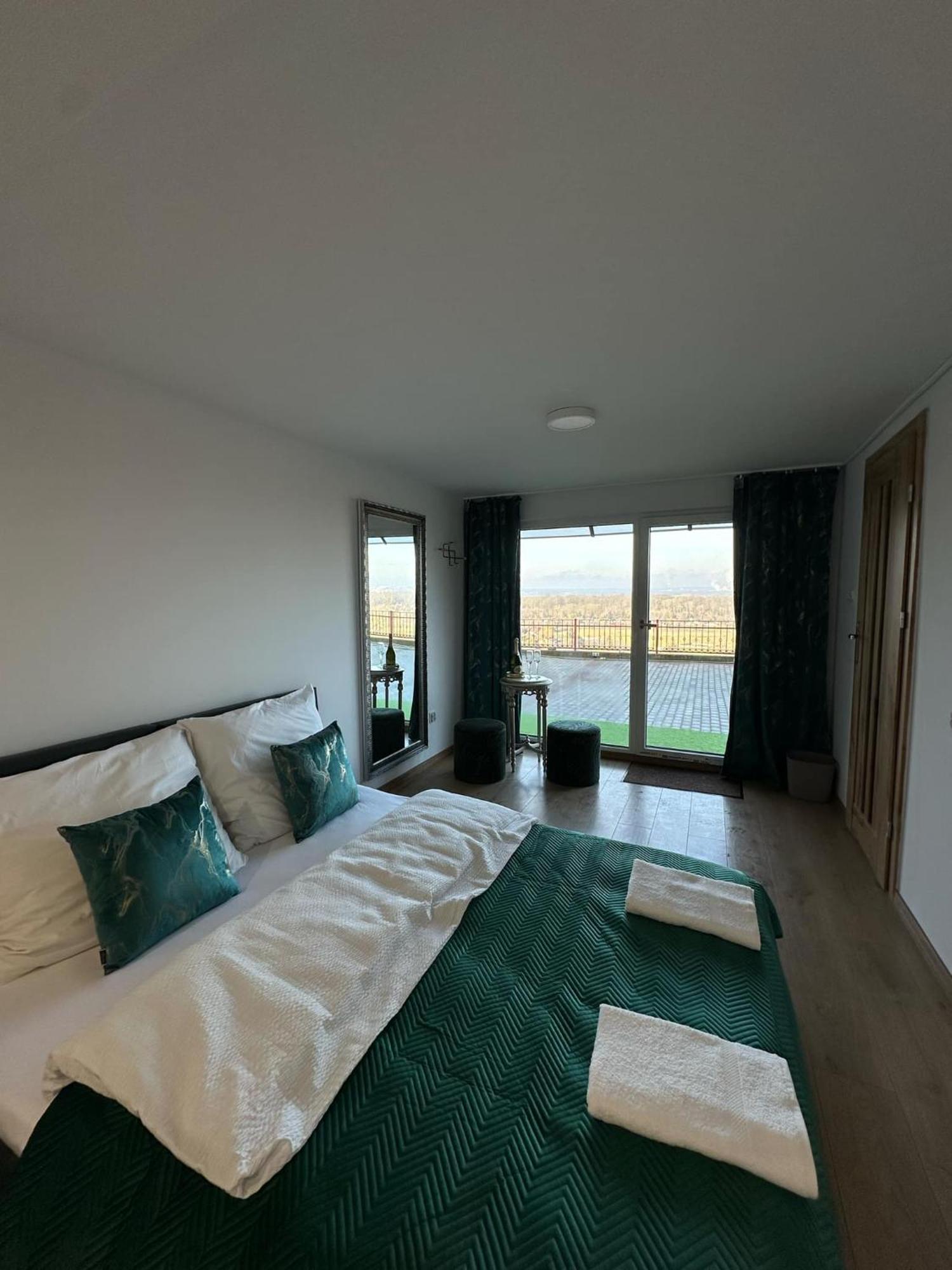 Apartament Bena Ze Zjawiskowym Tarasem Widokowym Chełmno Dış mekan fotoğraf